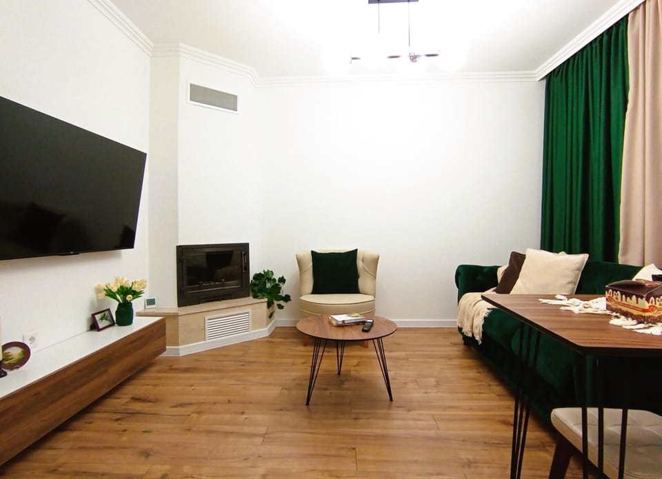 TV and multimedia, Living room, Seating area, Area and facilities