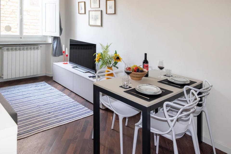 Living room, Seating area, Dining area, Food