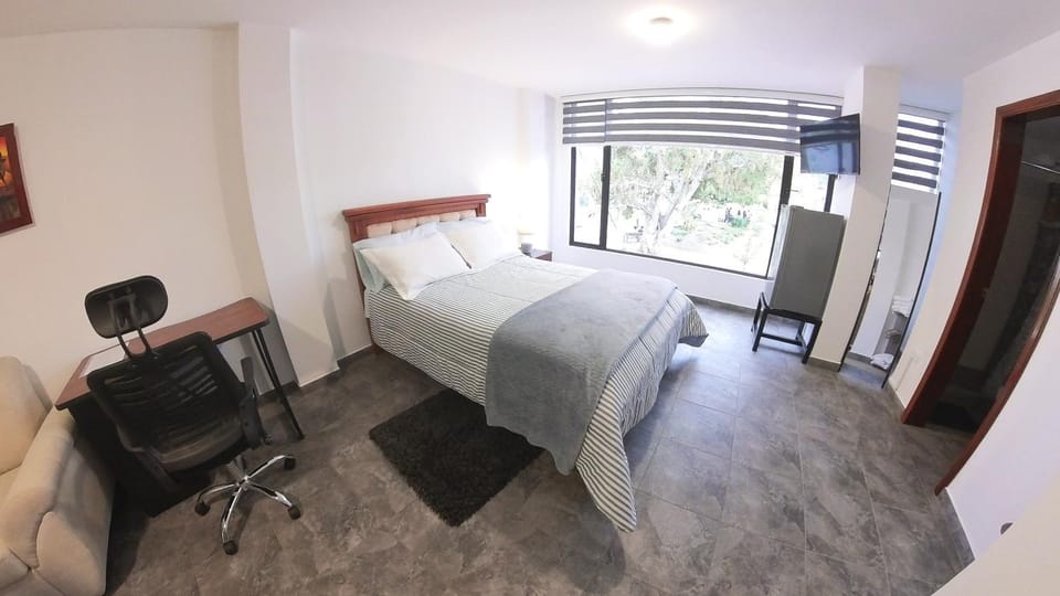 Bed, TV and multimedia, Photo of the whole room, Seating area