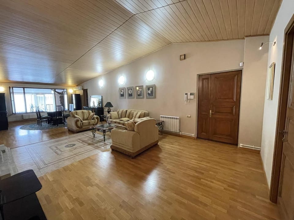 The Oaktree House In The Very Heart Of The City Apartment in Yerevan