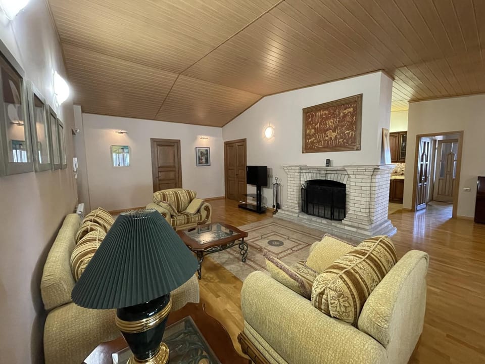 The Oaktree House In The Very Heart Of The City Apartment in Yerevan