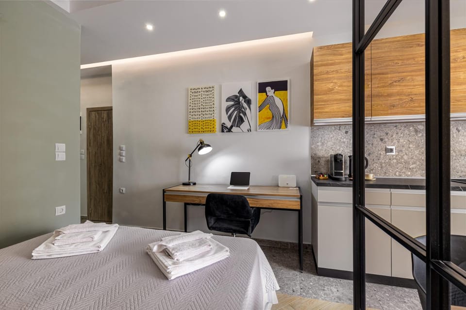 Bed, towels