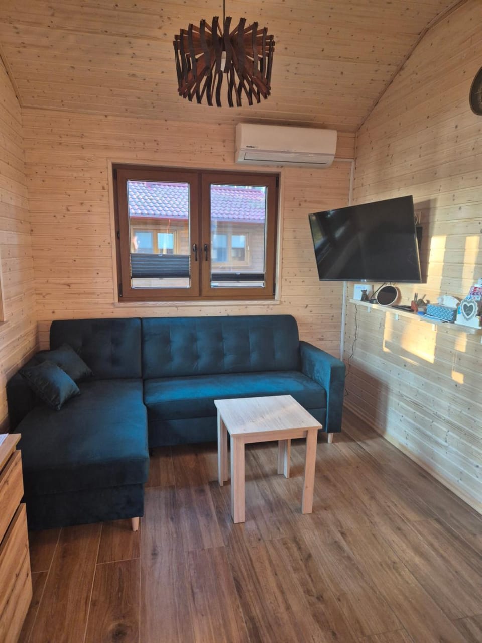 Communal lounge/ TV room, TV and multimedia, Living room, Seating area, Evening entertainment