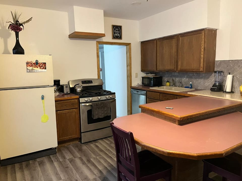 Kitchen or kitchenette, Dining area, dishwasher, oven, stove, toaster