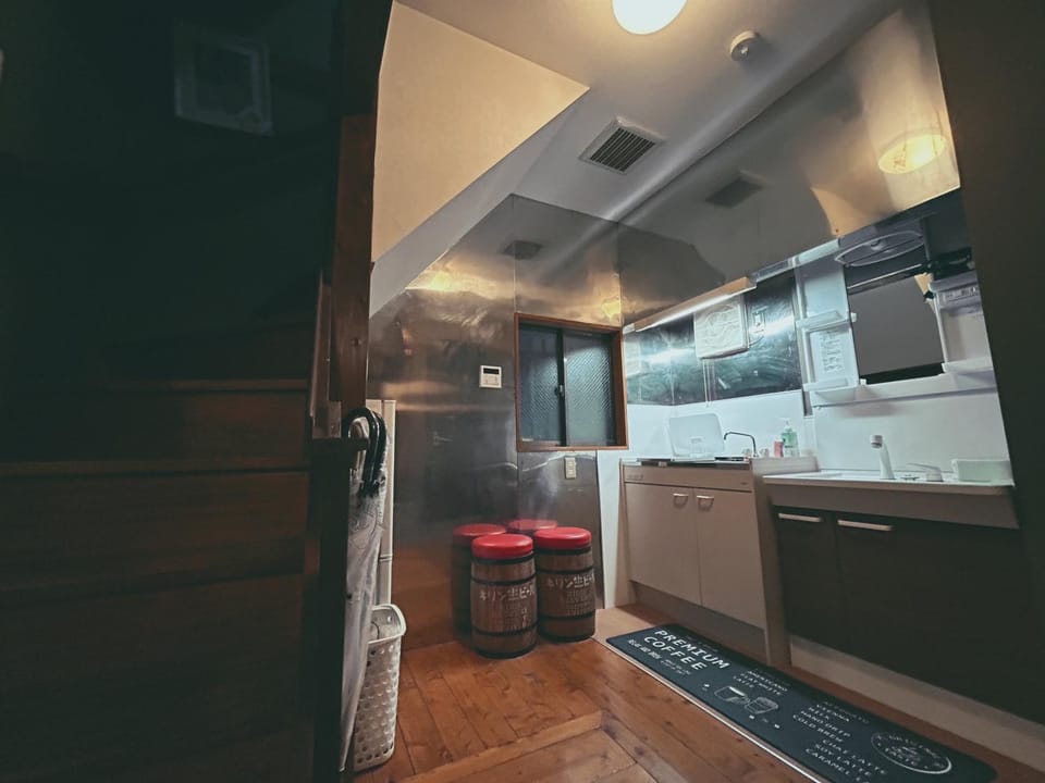 5min to Station, Best Value 3BR Sleeps 8, Quiet Area House in Shibuya