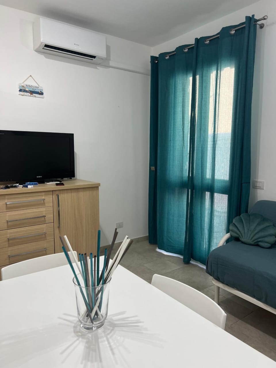 TV and multimedia, air conditioner