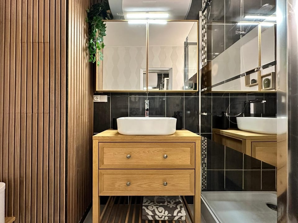 Shower, Bathroom