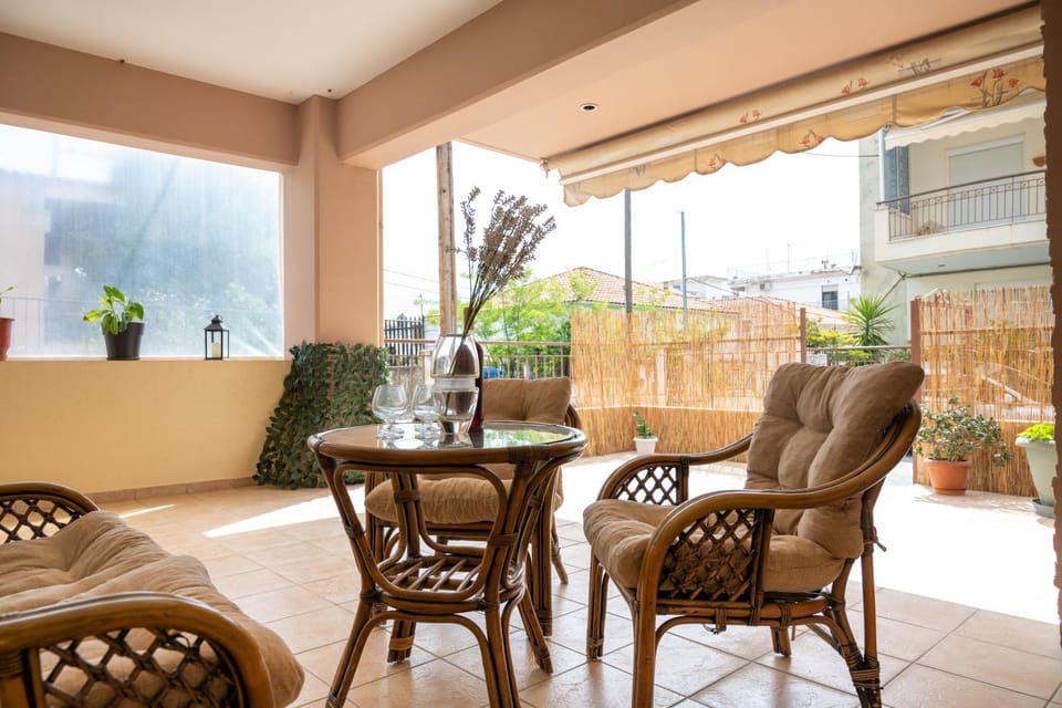 Patio, Day, View (from property/room), Balcony/Terrace, Living room, Seating area, Dining area