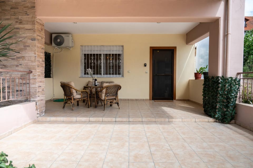 Property building, Patio, Day, Summer, View (from property/room), Balcony/Terrace, Balcony/Terrace, Dining area