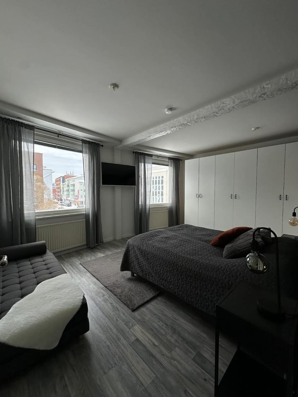 Bed, Photo of the whole room, wardrobe