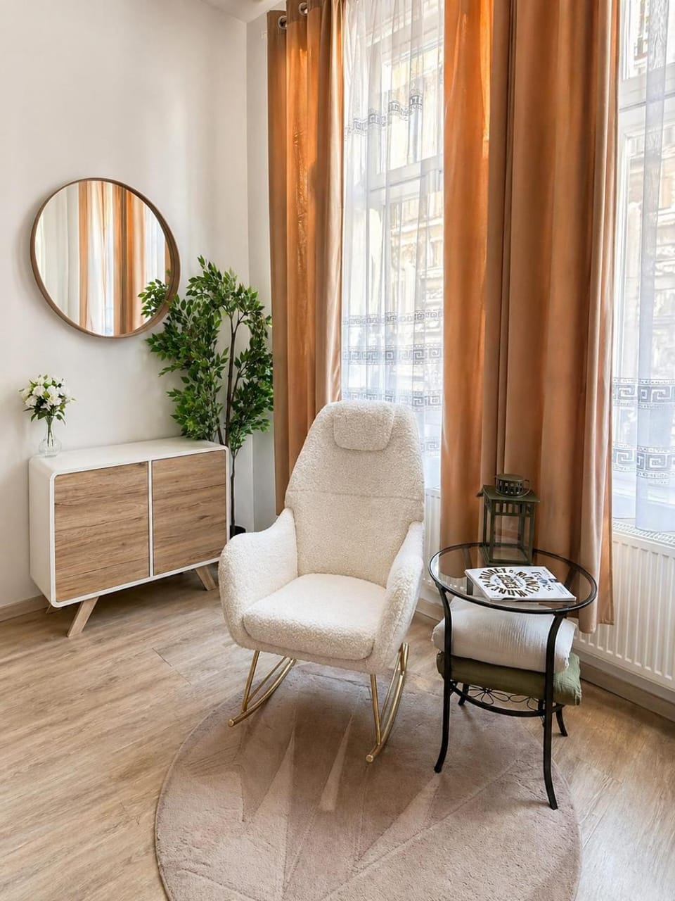 Seating area, Bedroom