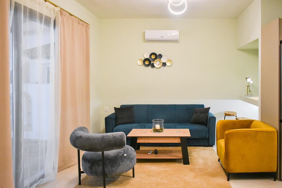 Living room, Seating area, air conditioner