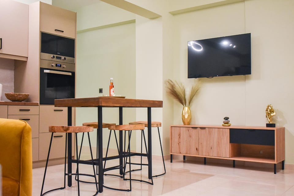 TV and multimedia, Kitchen or kitchenette, Dining area, Evening entertainment, oven