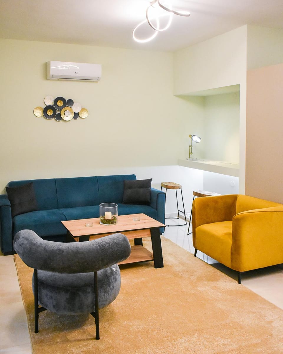 Living room, Seating area, air conditioner
