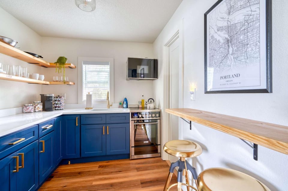 Stay Portland - Brooklyn 1 Bedroom Stylish Suite Apartment in Portland