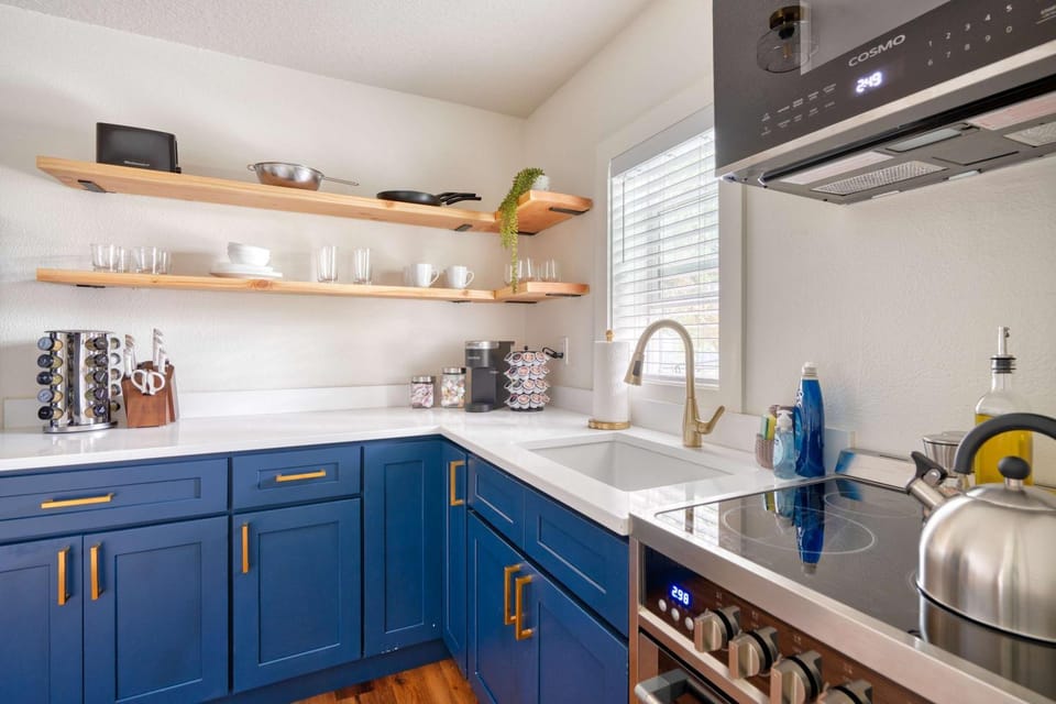 Stay Portland - Brooklyn 1 Bedroom Stylish Suite Apartment in Portland