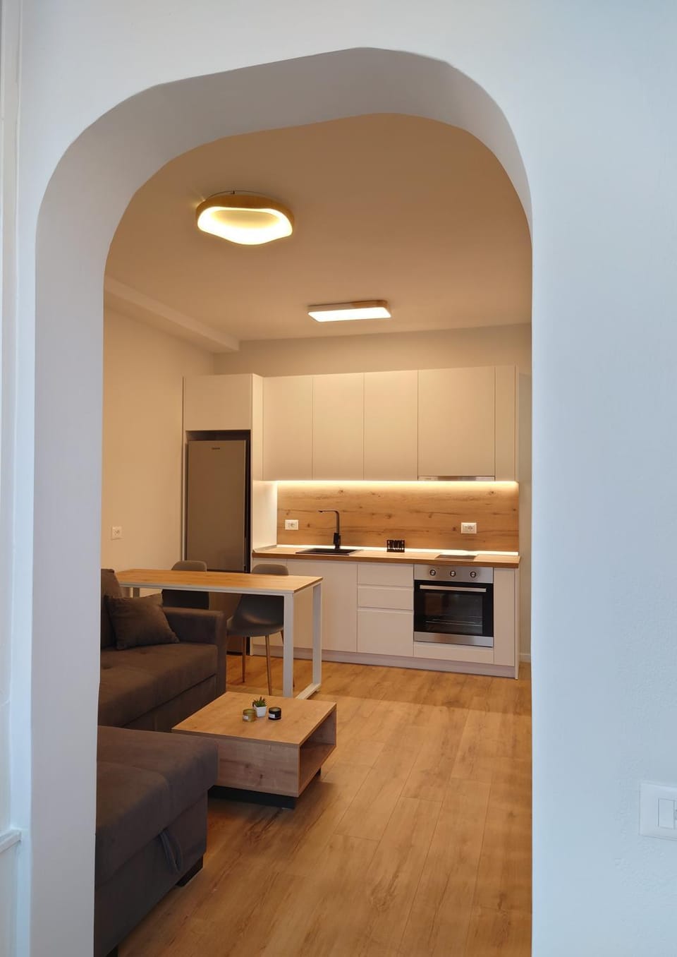 Kitchen or kitchenette, Living room, Seating area, stove
