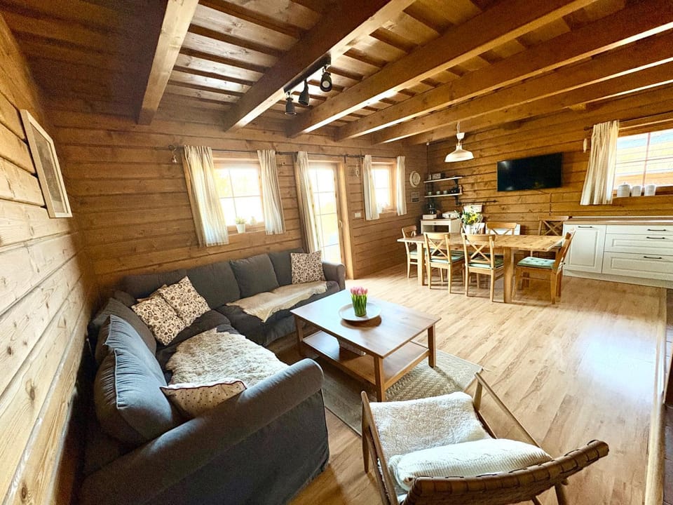 Communal lounge/ TV room, TV and multimedia, Living room, Dining area