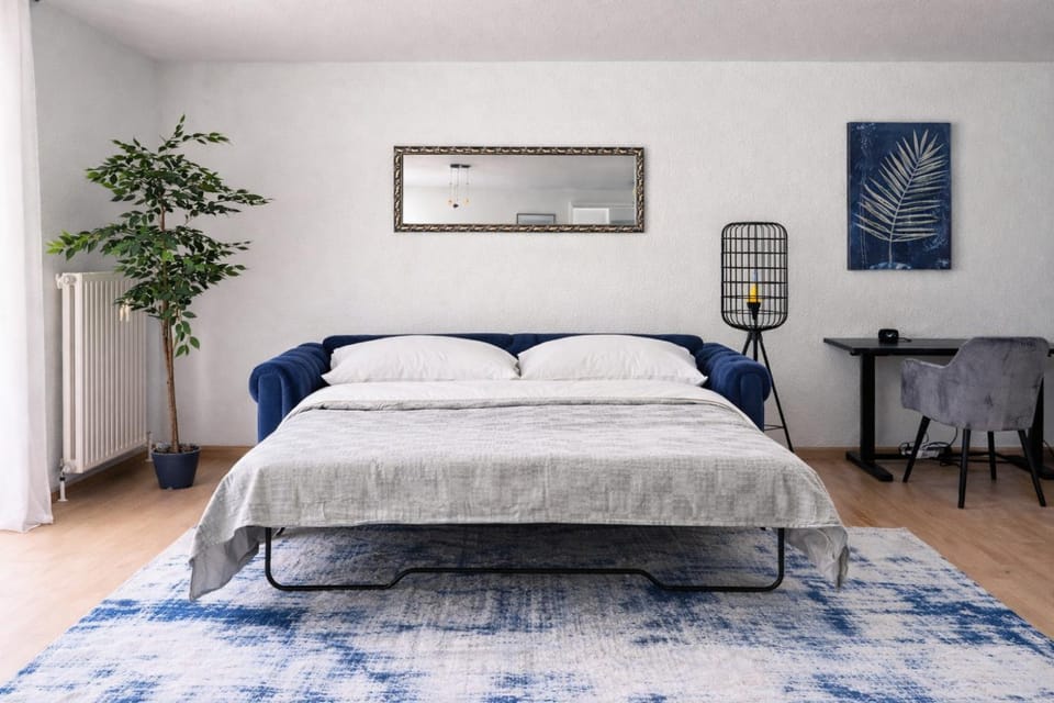 Bed, Living room, Photo of the whole room