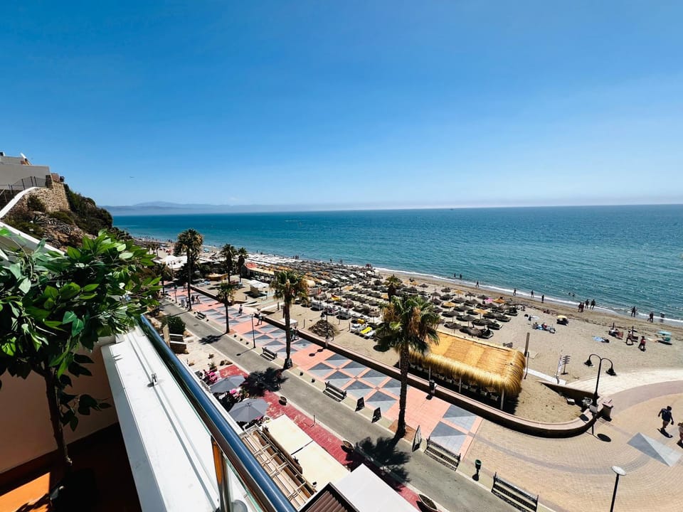 Apartamento La Roca Torremolinos frente al Mar Sinese Design Homes Apartment in Torremolinos