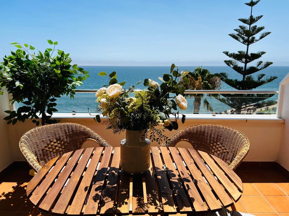 Apartamento La Roca Torremolinos frente al Mar Sinese Design Homes Apartment in Torremolinos