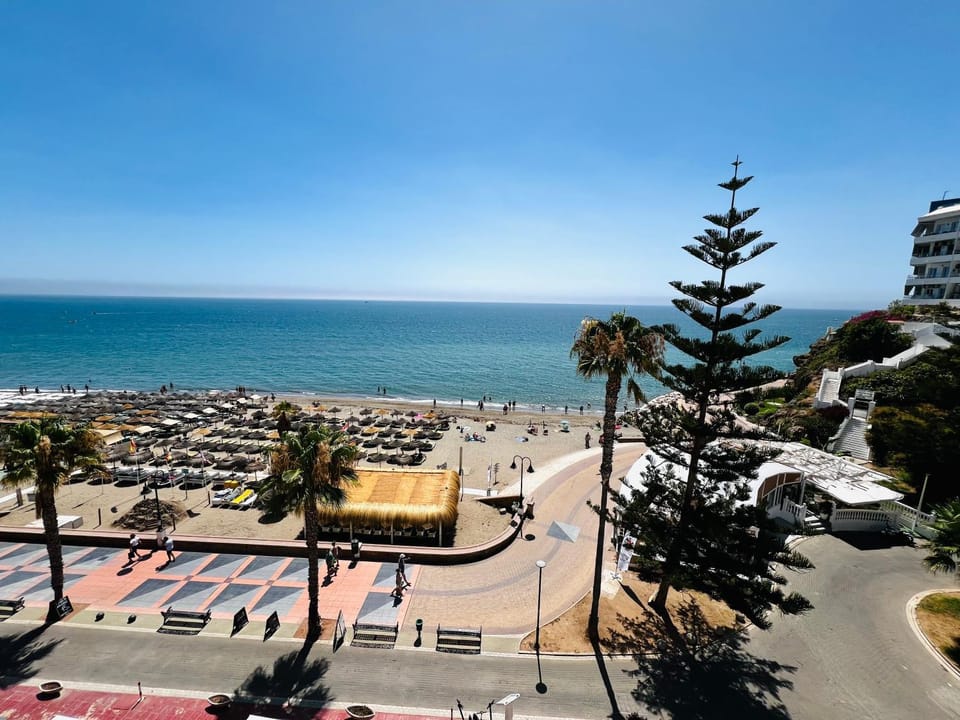 Apartamento La Roca Torremolinos frente al Mar Sinese Design Homes Apartment in Torremolinos