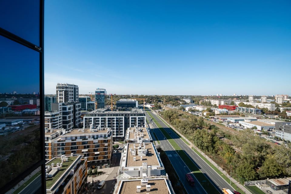 City view, Street view, Location