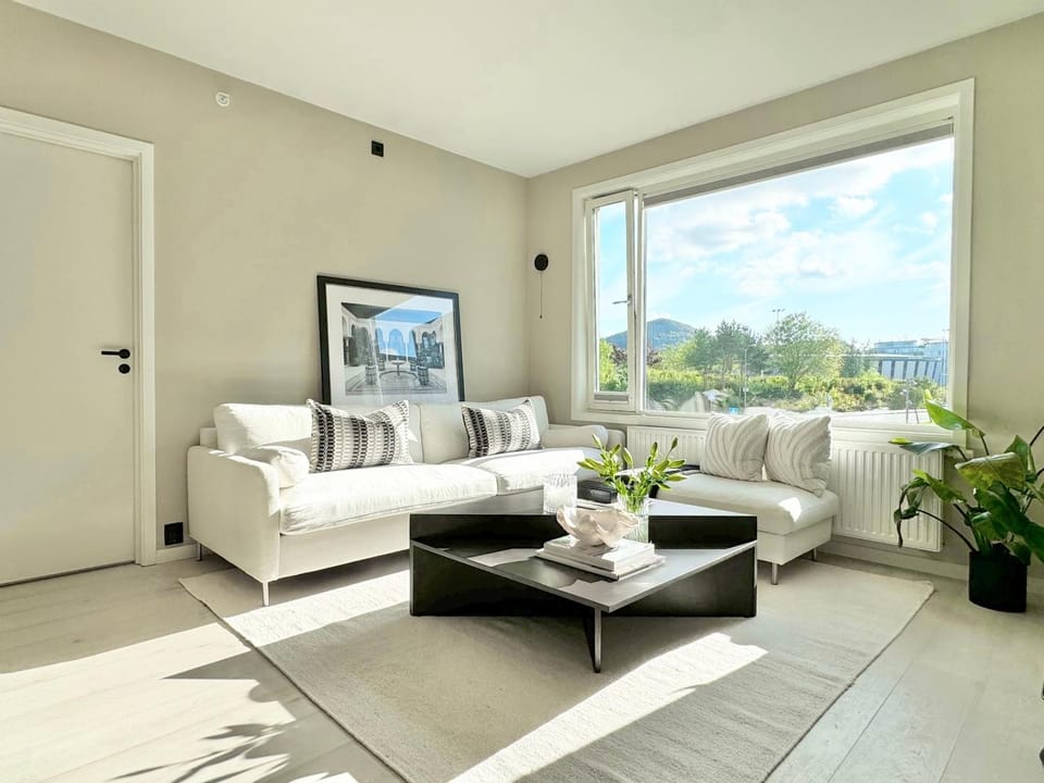 Day, View (from property/room), Living room, Seating area
