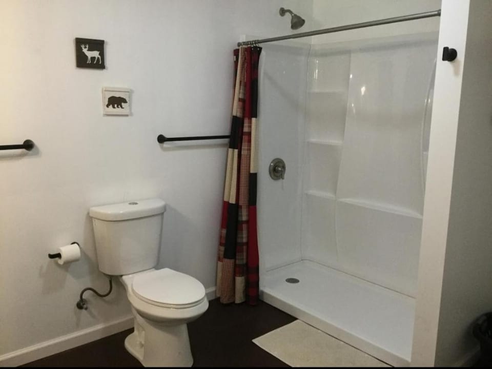Kaneville Lodge Apartment in Allegheny River