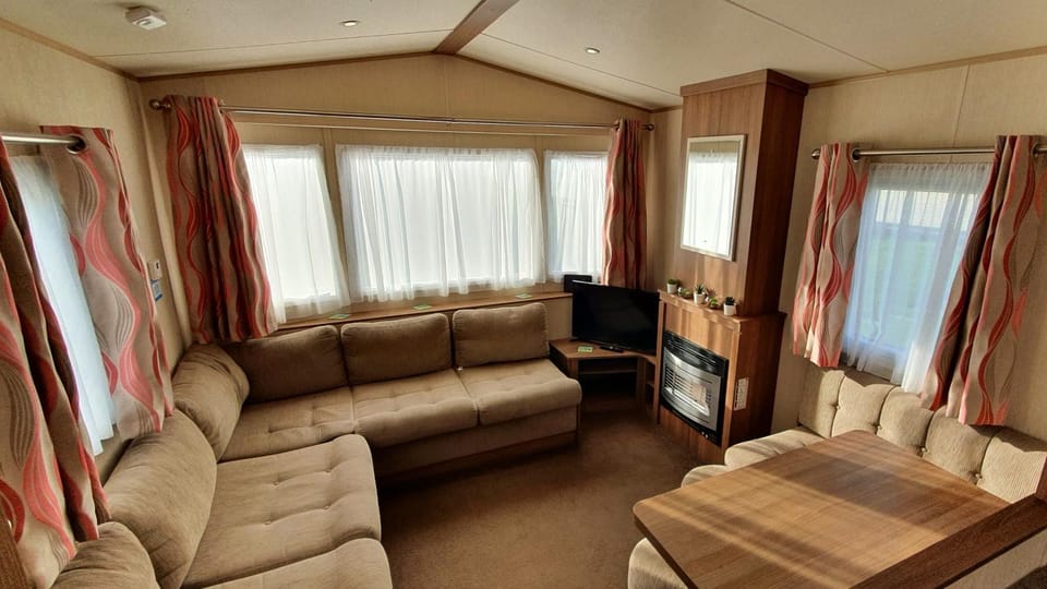 TV and multimedia, Living room, Dining area