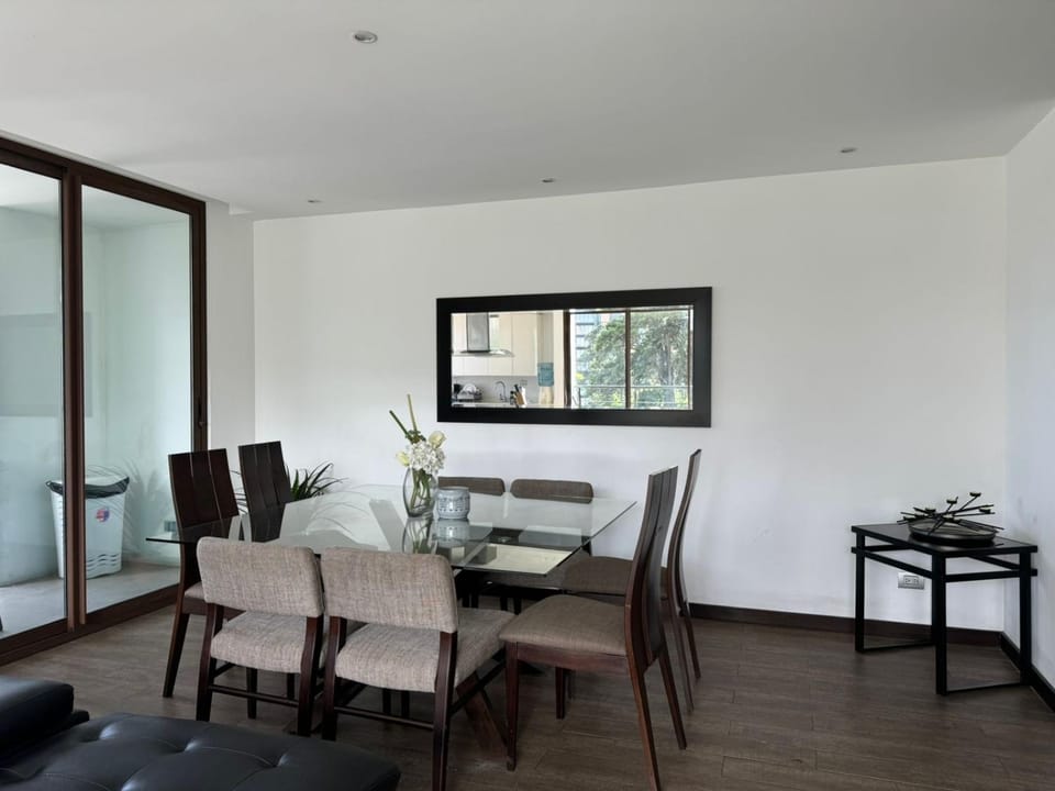 Apartamento lujoso en zona 10, Urbana Apartment in Guatemala City