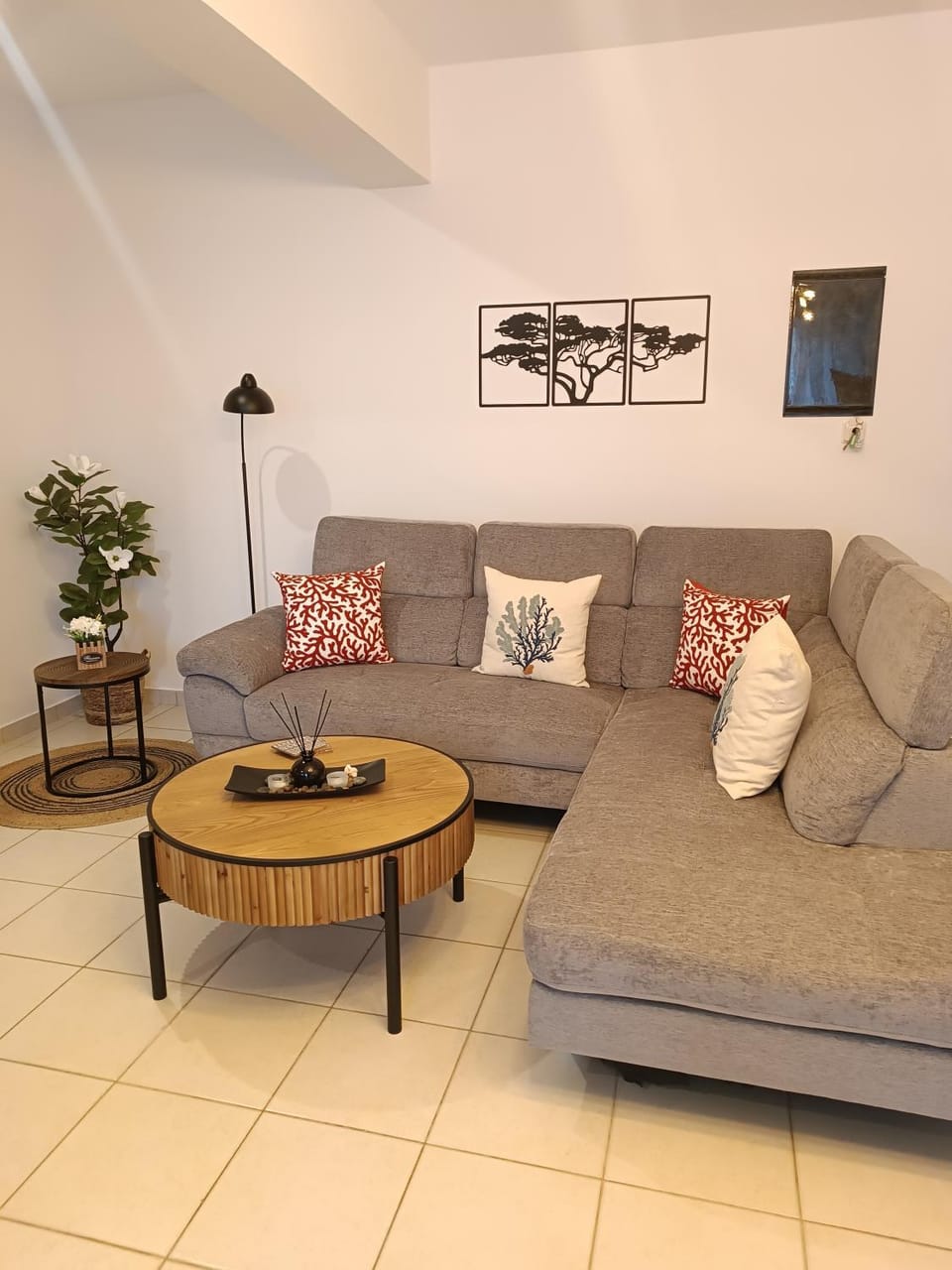 Living room, Seating area