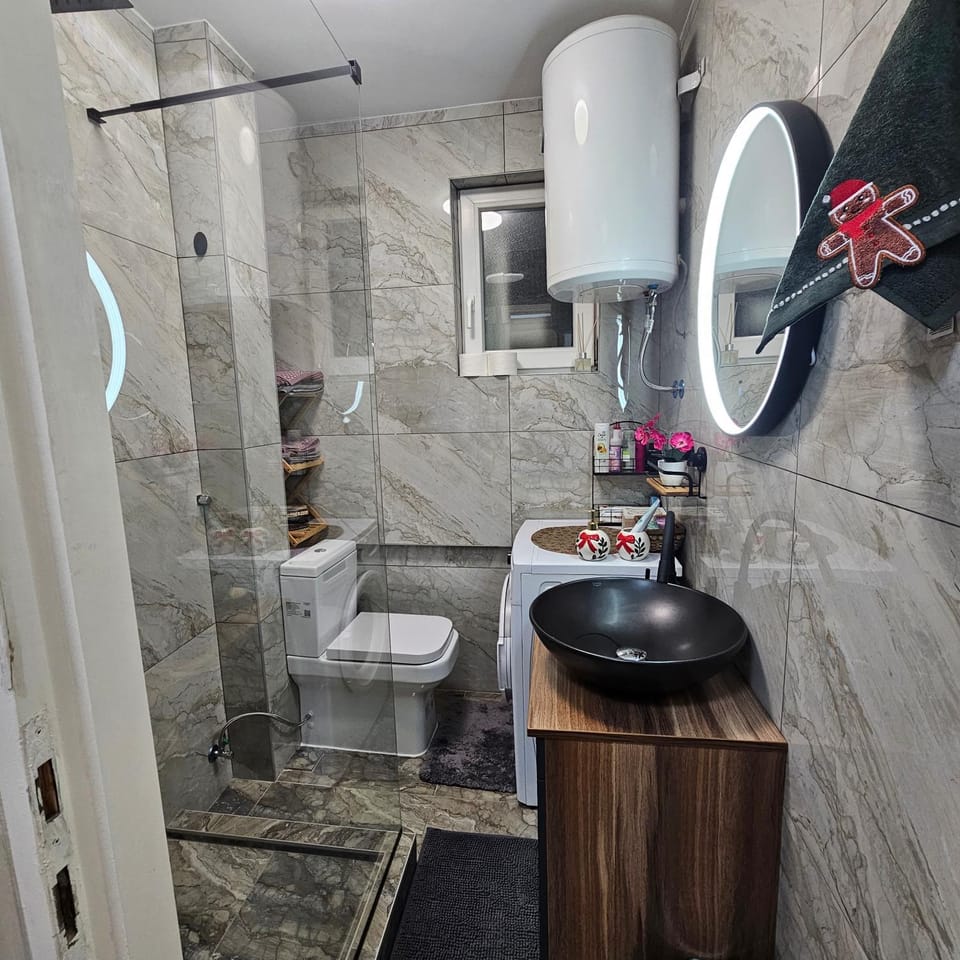 Shower, Toilet, Bathroom
