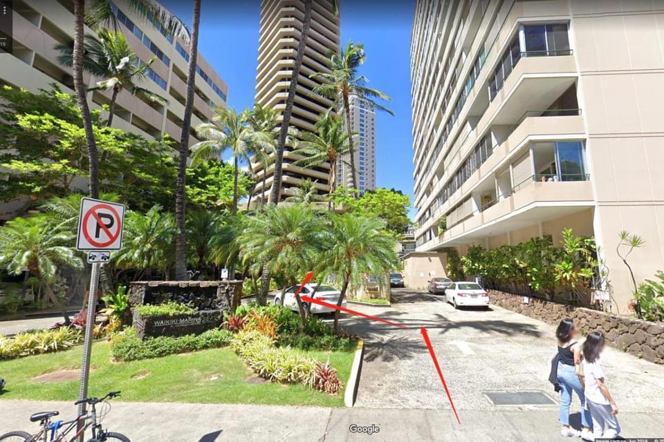 Property building, Facade/entrance, Street view, Location