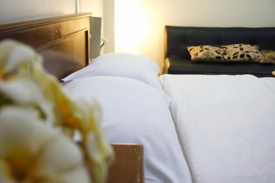 Bed, Photo of the whole room, Decorative detail