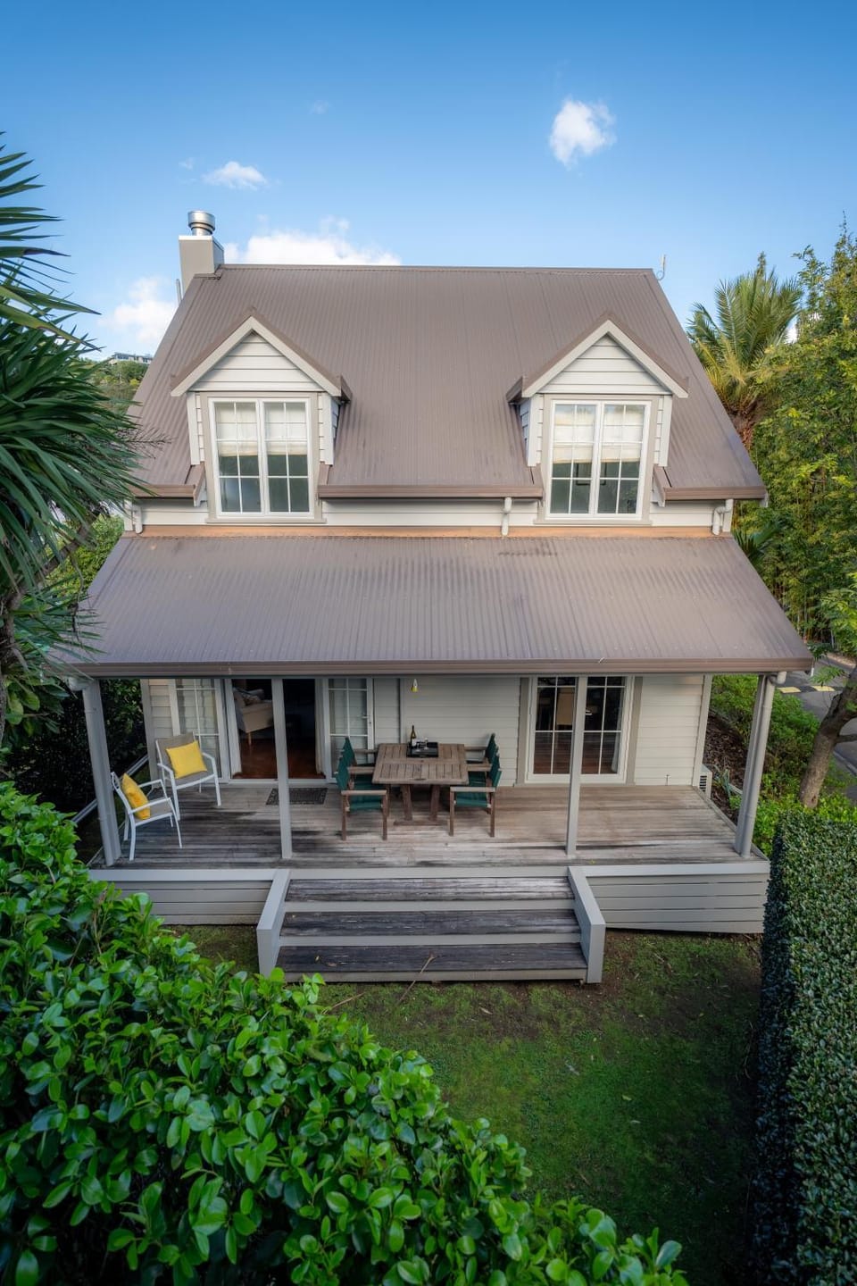 Property building, Patio, Day, Garden, Garden view