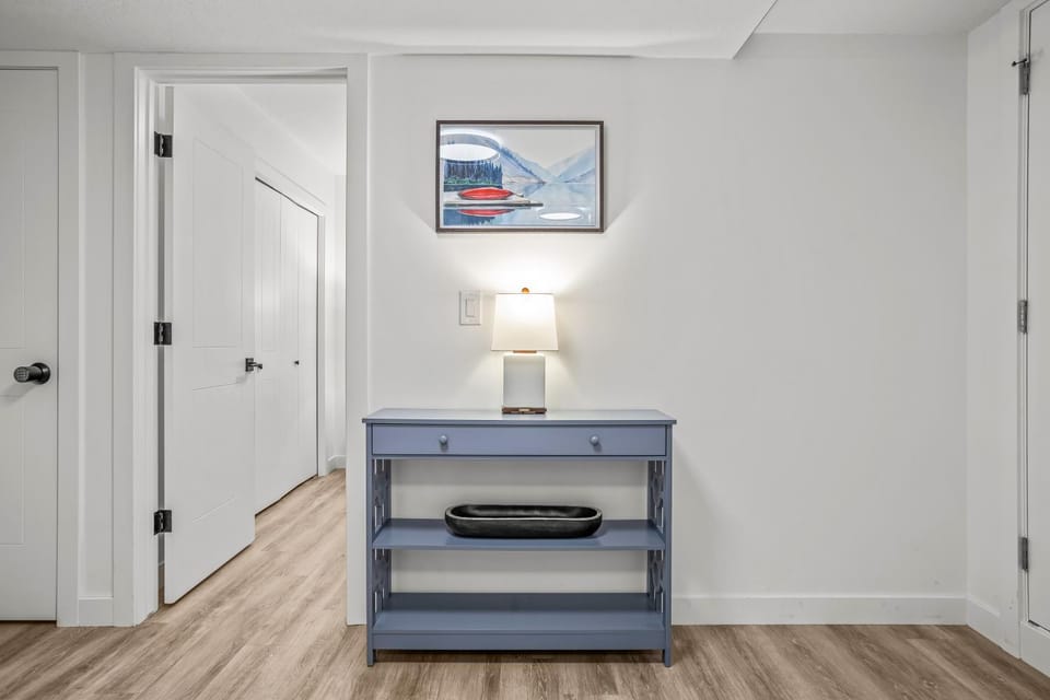 T202 BRAND NEW! The Mountain's Call- Mountain View Stay Apartment in Canmore