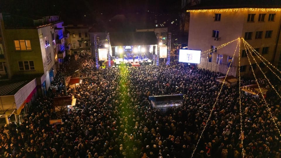 People, Evening entertainment