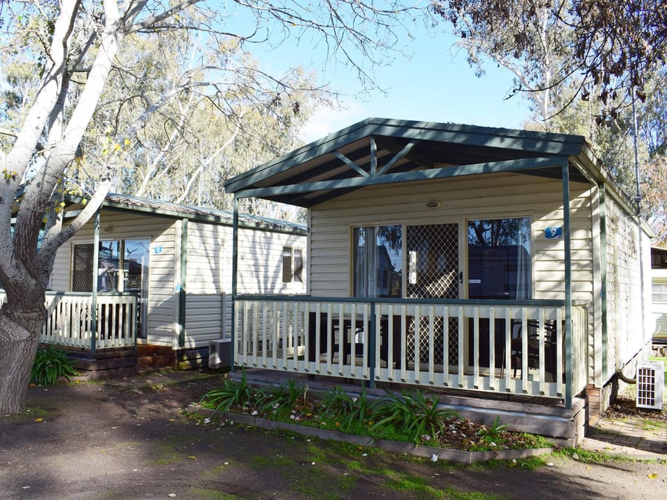 Cohuna Waterfront Holiday Park Campground/ 
RV Resort in Victoria