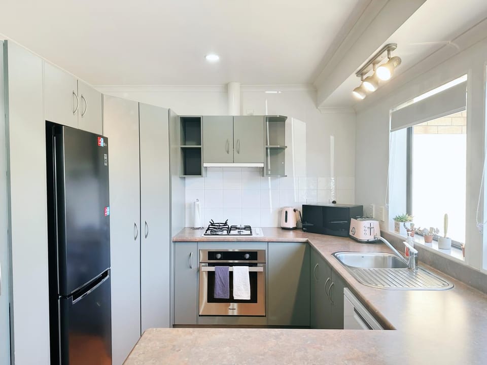 Comfort 3 bedrooms house near Redwood House in Rotorua