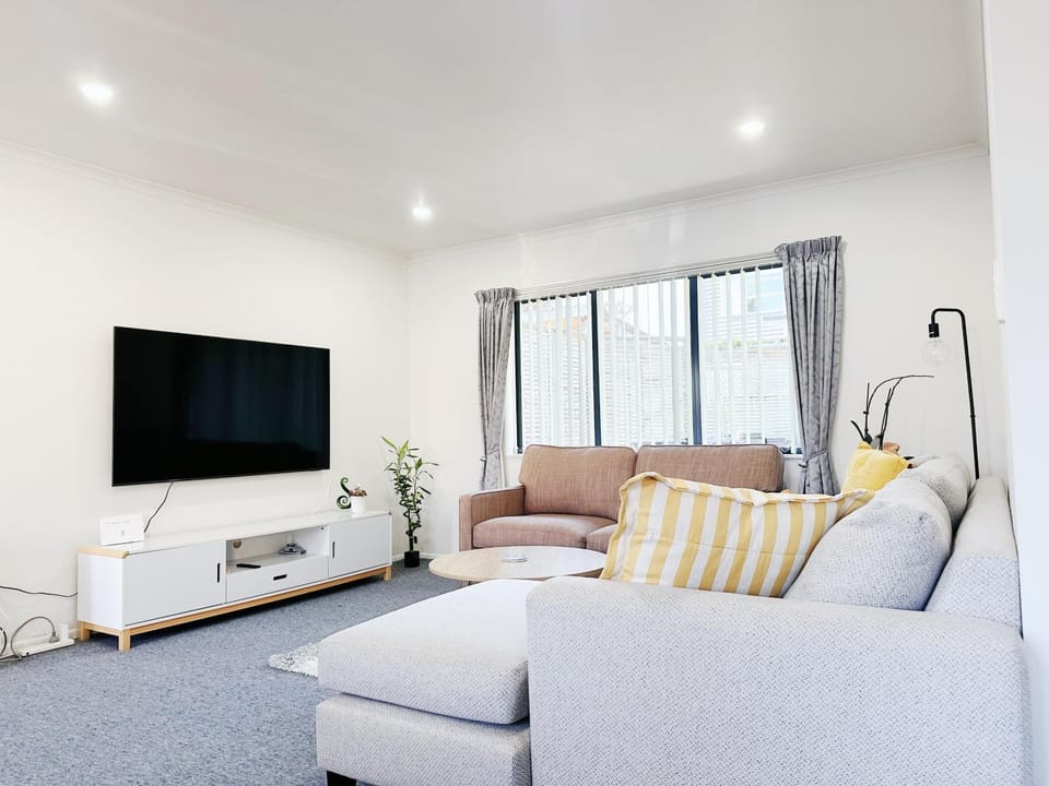Comfort 3 bedrooms house near Redwood House in Rotorua