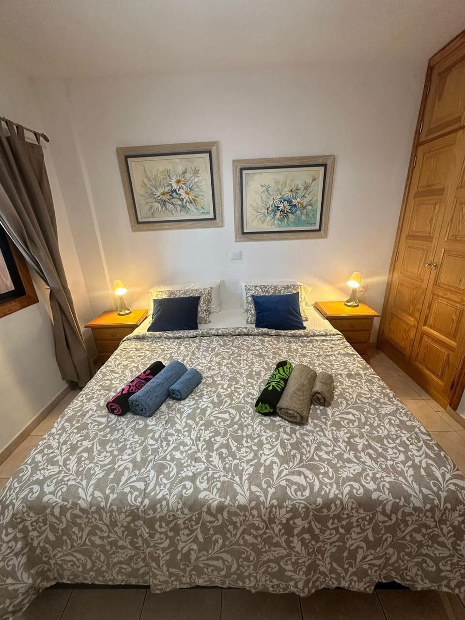 Bed, Bedroom, towels, wardrobe