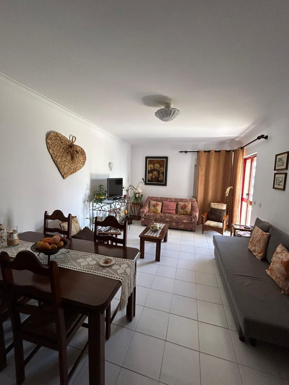 Communal lounge/ TV room, Living room