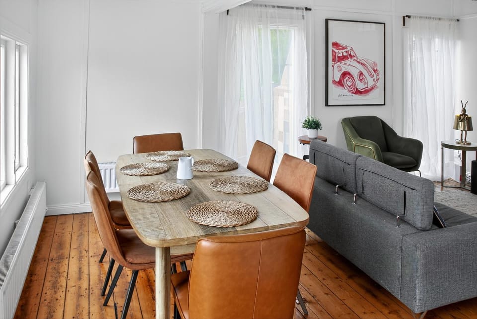 Living room, Dining area