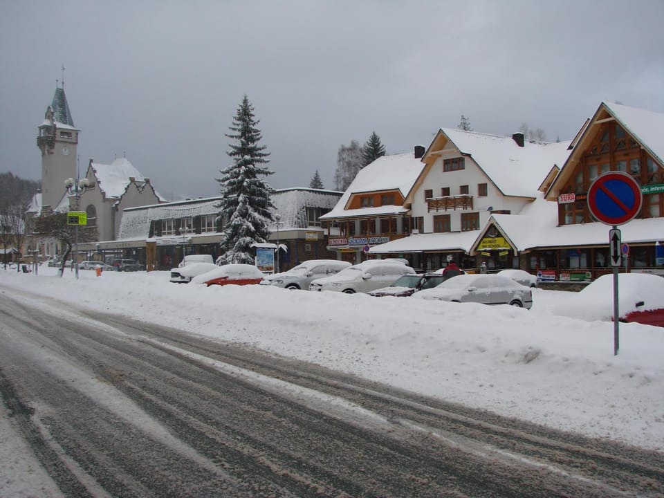 Facade/entrance, Winter