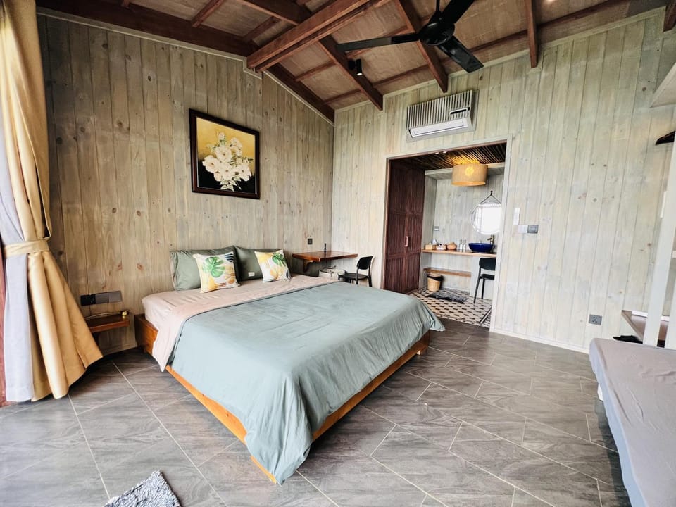 Bed, Photo of the whole room, air conditioner
