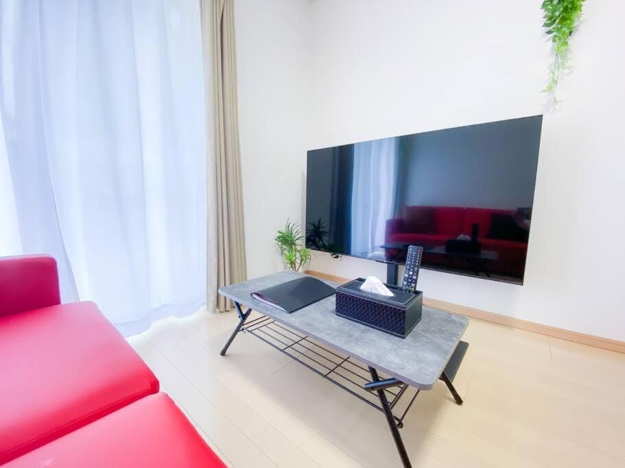Communal lounge/ TV room, Living room