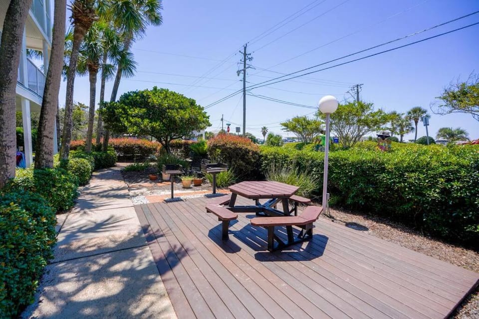 Gulf View, Easy Beach Access, Heated Pool, Hot Tub Apartment in Destin