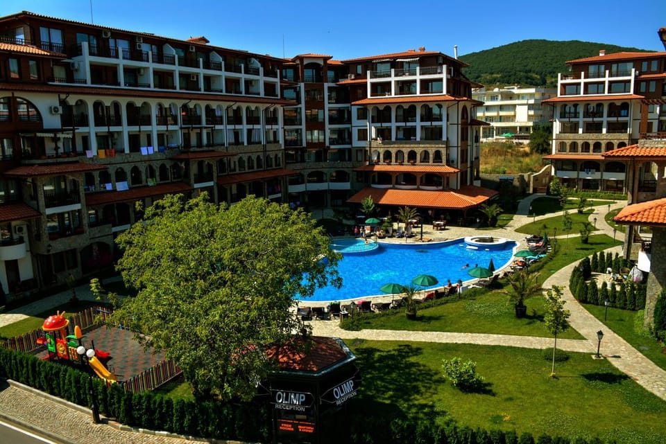 Garden, Swimming pool, Swimming pool