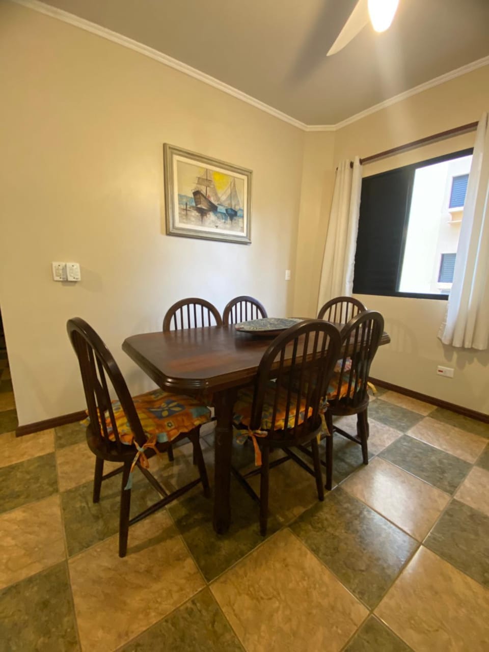 Seating area, Dining area